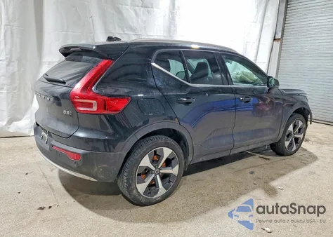 2025 Volvo Xc40 Core z USA, uszkodzony, nr VIN YV4L12UJ2S2607465